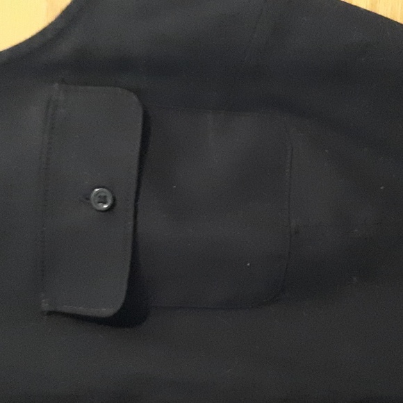 Button front sleeveless shell - Picture 2 of 2